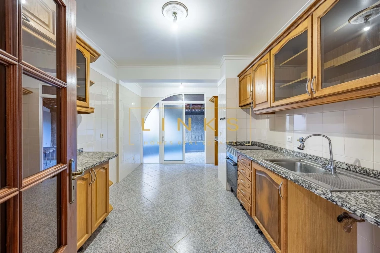 Apartamento T3 para Venda em Caniço Foto 7