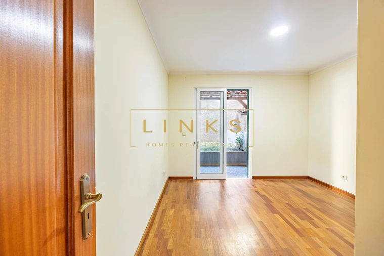 Apartamento T3 para Venda em Caniço Foto 9