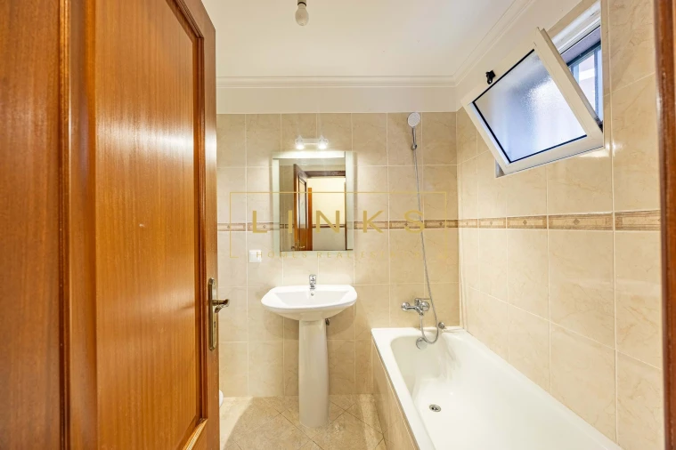 Apartamento T3 para Venda em Caniço Foto 16