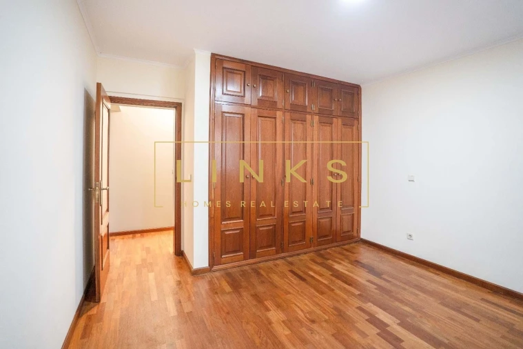 Apartamento T3 para Venda em Caniço Foto 9