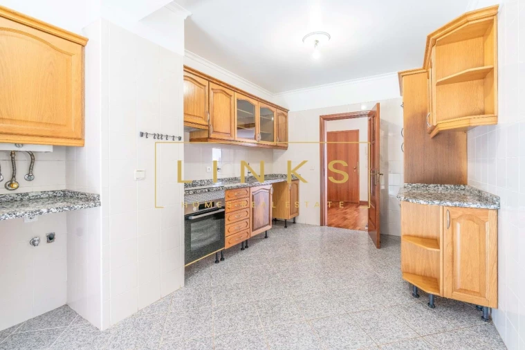 Apartamento T3 para Venda em Caniço Foto 7