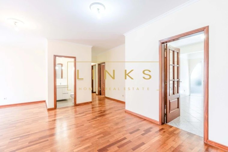 Apartamento T3 para Venda em Caniço Foto 4