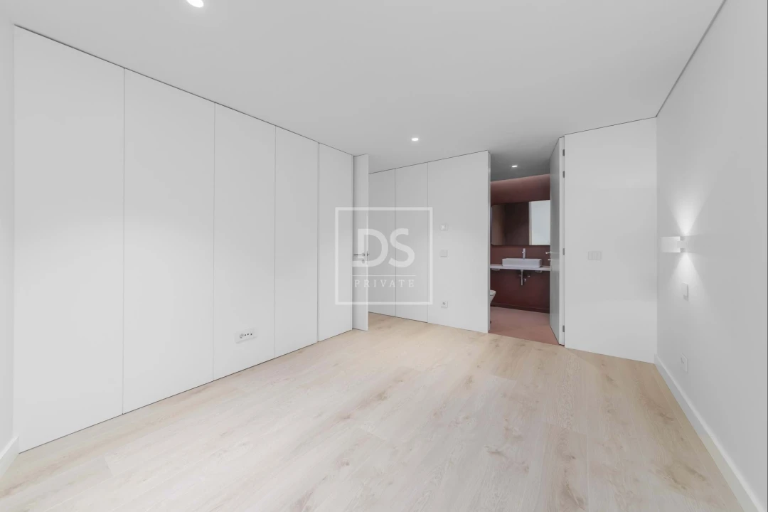 Apartamento T4 para Venda em Santa Marinha Foto 15