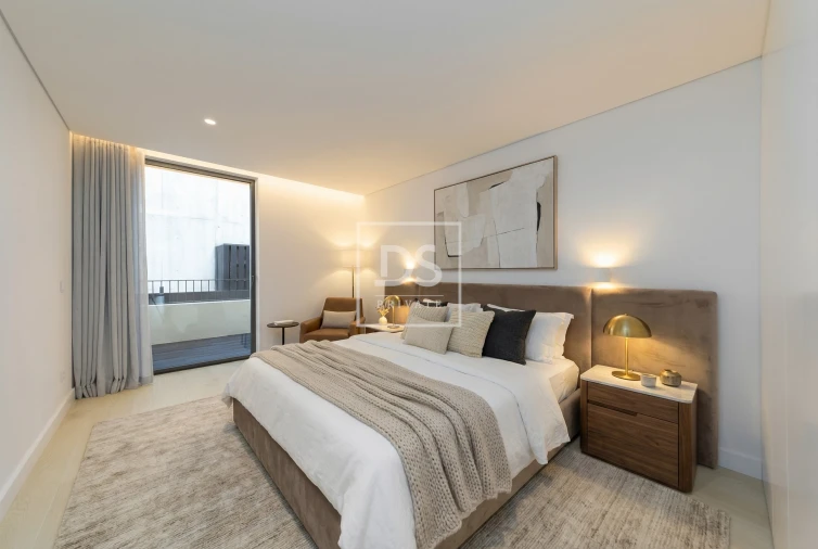 Apartamento T4 para Venda em Santa Marinha Foto 5