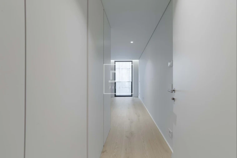 Apartamento T4 para Venda em Santa Marinha Foto 17