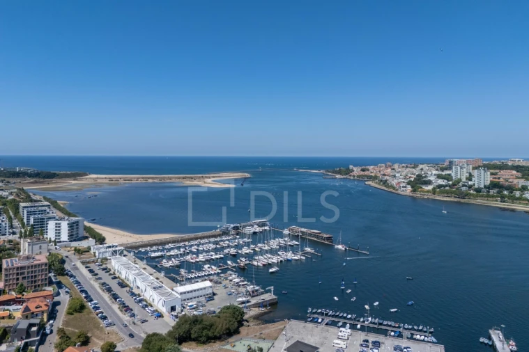 Apartamento T4 para Venda em Santa Marinha e São Pedro da Afurada Foto 48