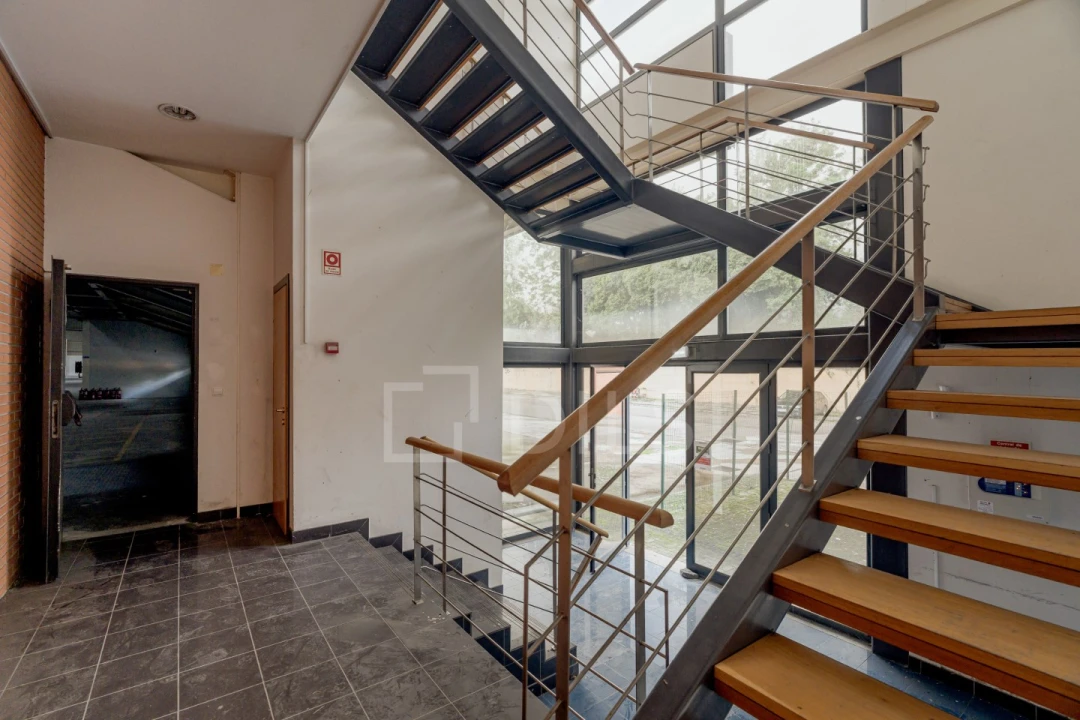 Armazém para Arrendamento em Alverca do Ribatejo e Sobralinho Foto 14