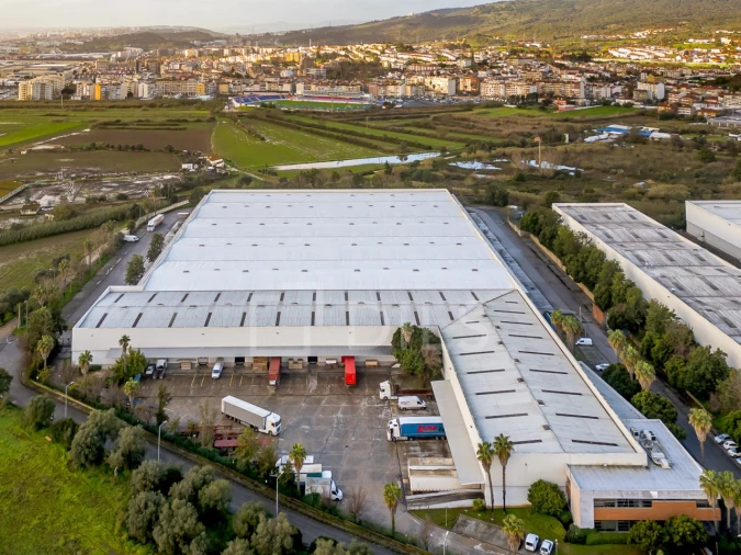 Armazém para Arrendamento em Alverca do Ribatejo e Sobralinho Foto 1