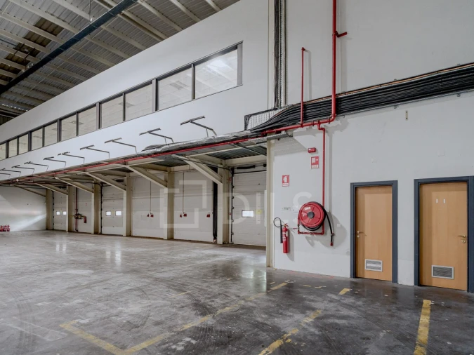 Armazém para Arrendamento em Alverca do Ribatejo e Sobralinho Foto 4