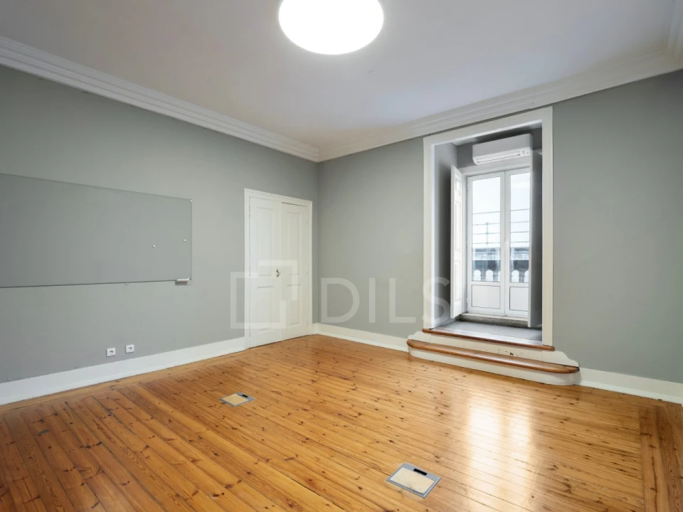 Escritório para Arrendamento em Santo António Foto 9