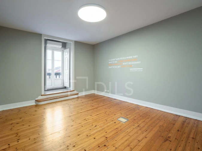 Escritório para Arrendamento em Santo António Foto 3