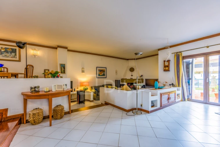 Moradia T4 para Venda em Albufeira e Olhos de Água Foto 4