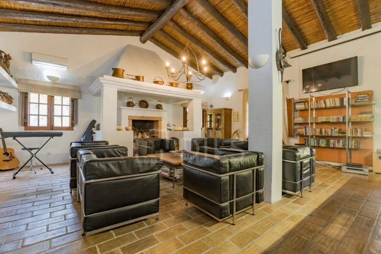 Moradia T7 para Venda em Boliqueime Foto 9