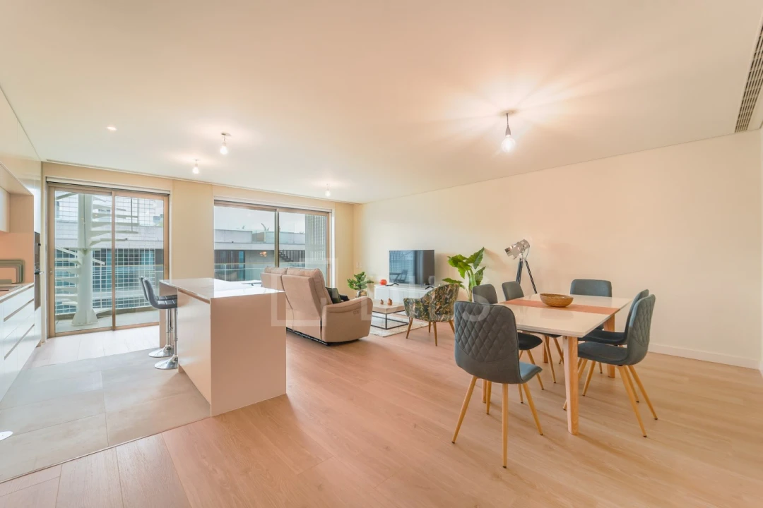 Apartamento T2 para Arrendamento em Madalena Foto 2