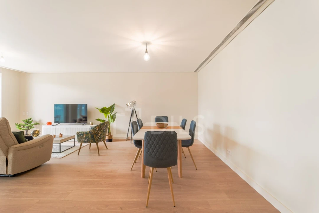 Apartamento T2 para Arrendamento em Madalena Foto 11