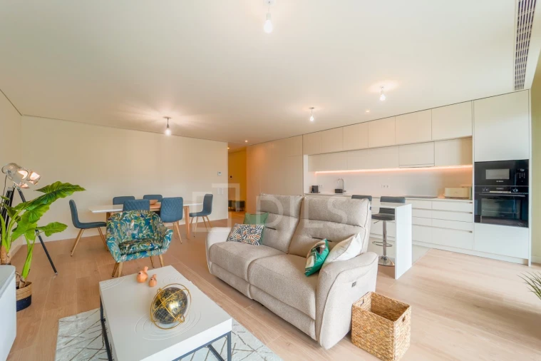 Apartamento T2 para Arrendamento em Madalena Foto 1