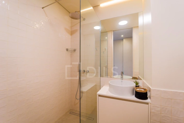 Apartamento T2 para Arrendamento em Madalena Foto 18