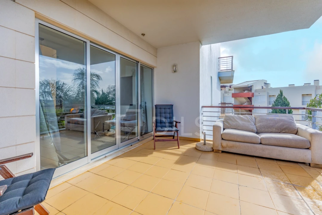 Apartamento T2 para Venda em Quarteira Foto 8
