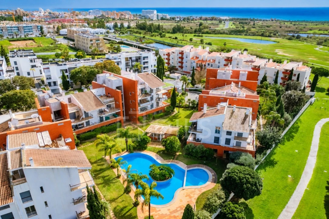 Apartamento T2 para Venda em Quarteira Foto 22