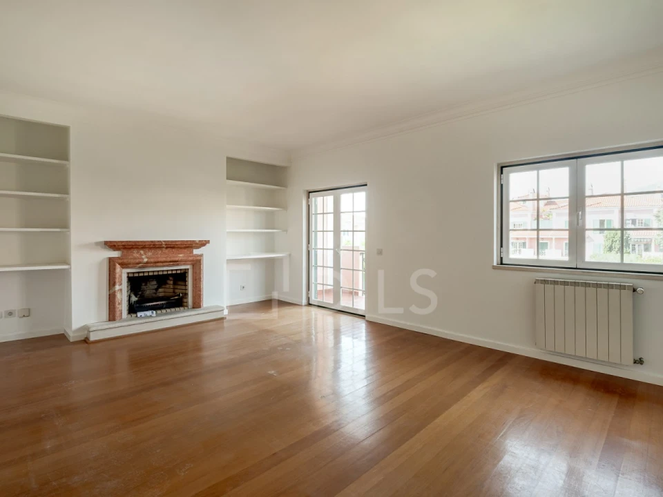 Apartamento T2 para Arrendamento em Santa Maria e São Miguel, São Martinho, São Pedro Penaferrim Foto 3