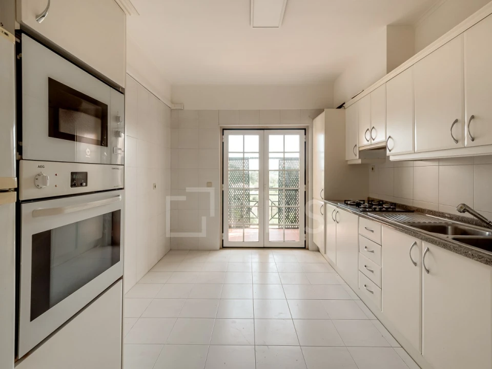 Apartamento T2 para Arrendamento em Santa Maria e São Miguel, São Martinho, São Pedro Penaferrim Foto 6