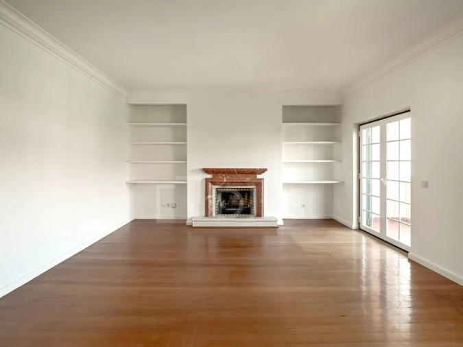 Apartamento T2 para Arrendamento em Santa Maria e São Miguel, São Martinho, São Pedro Penaferrim Foto 2