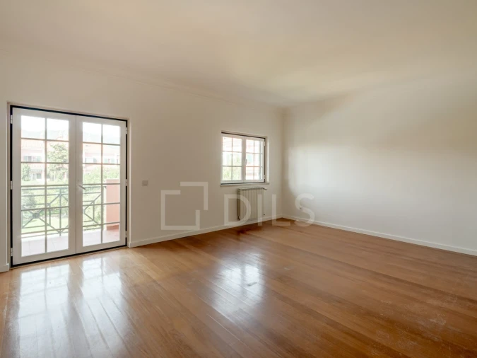 Apartamento T2 para Arrendamento em Santa Maria e São Miguel, São Martinho, São Pedro Penaferrim Foto 4