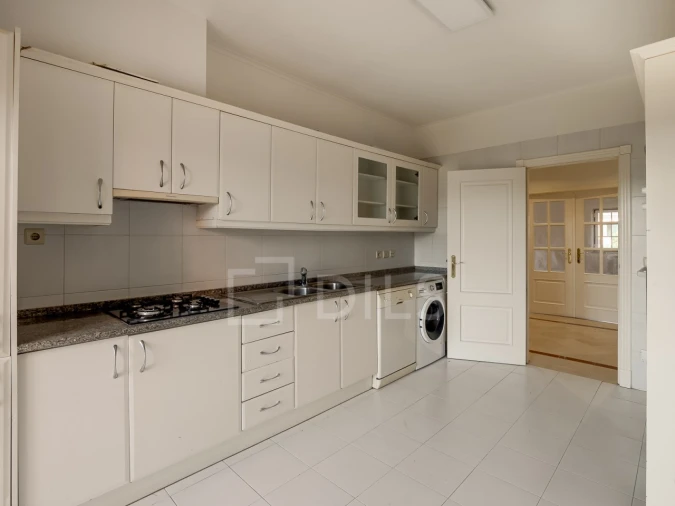 Apartamento T2 para Arrendamento em Santa Maria e São Miguel, São Martinho, São Pedro Penaferrim Foto 14