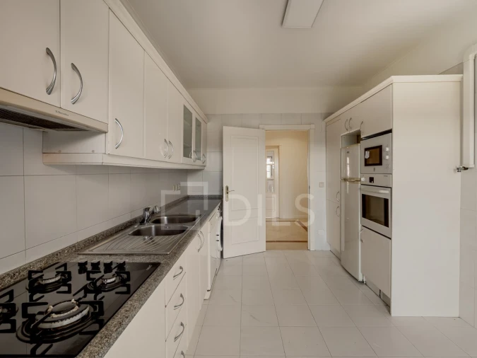 Apartamento T2 para Arrendamento em Santa Maria e São Miguel, São Martinho, São Pedro Penaferrim Foto 15