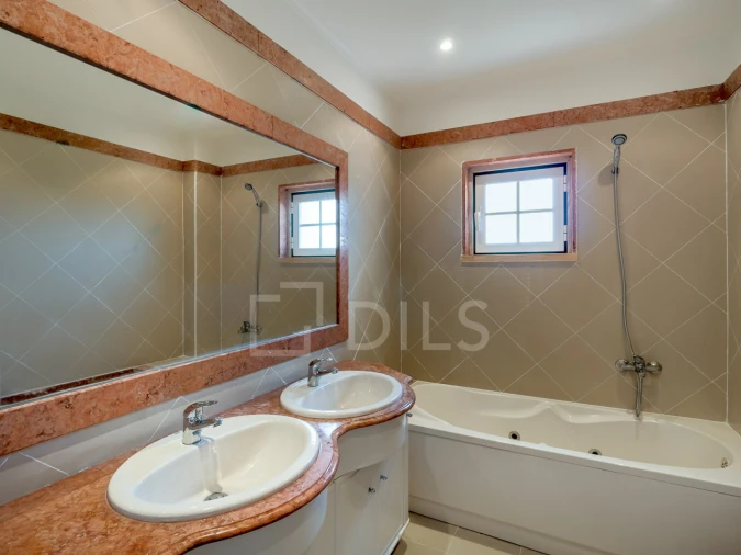 Apartamento T2 para Arrendamento em Santa Maria e São Miguel, São Martinho, São Pedro Penaferrim Foto 16