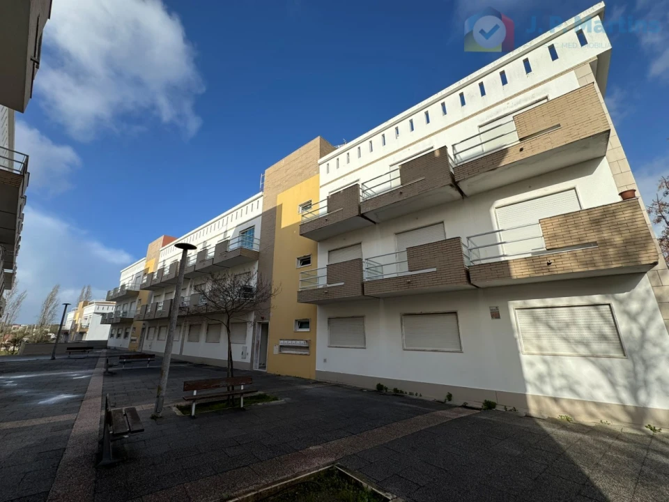 Apartamento T3 para Venda em Palhais e Coina Foto 1