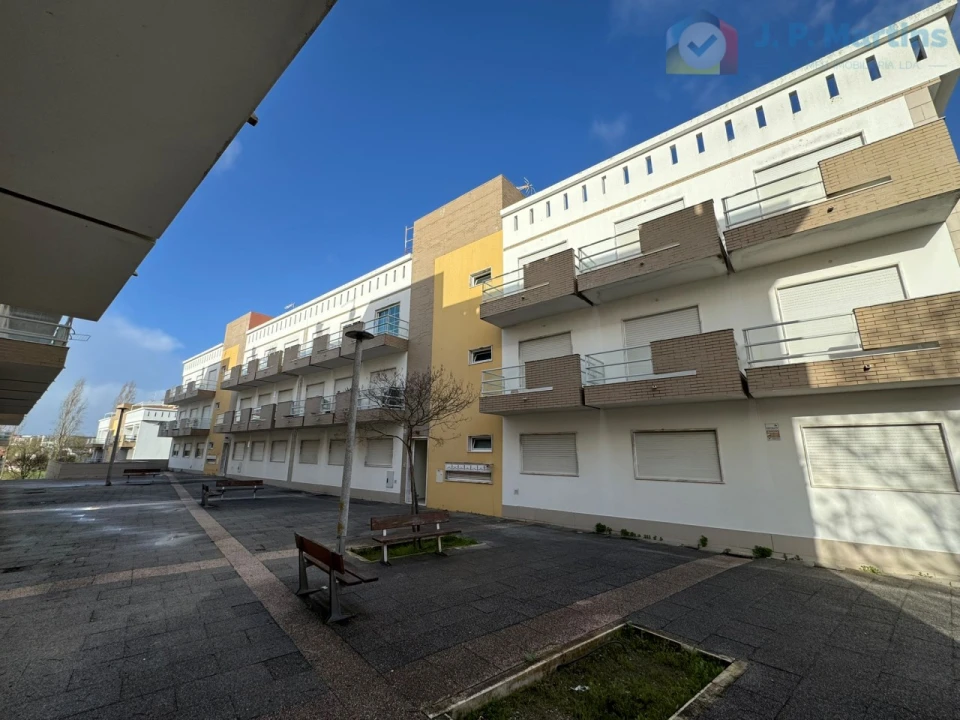 Apartamento T3 para Venda em Palhais e Coina Foto 2