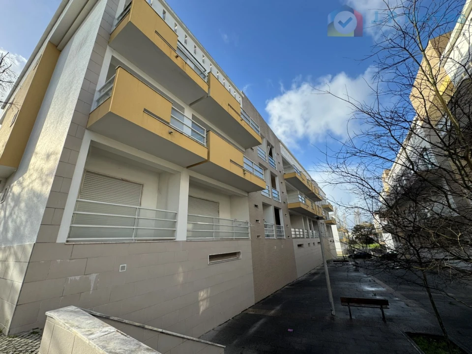 Apartamento T3 para Venda em Palhais e Coina Foto 5