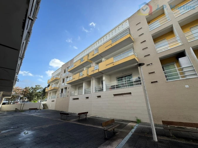 Apartamento T3 para Venda em Palhais e Coina Foto 8