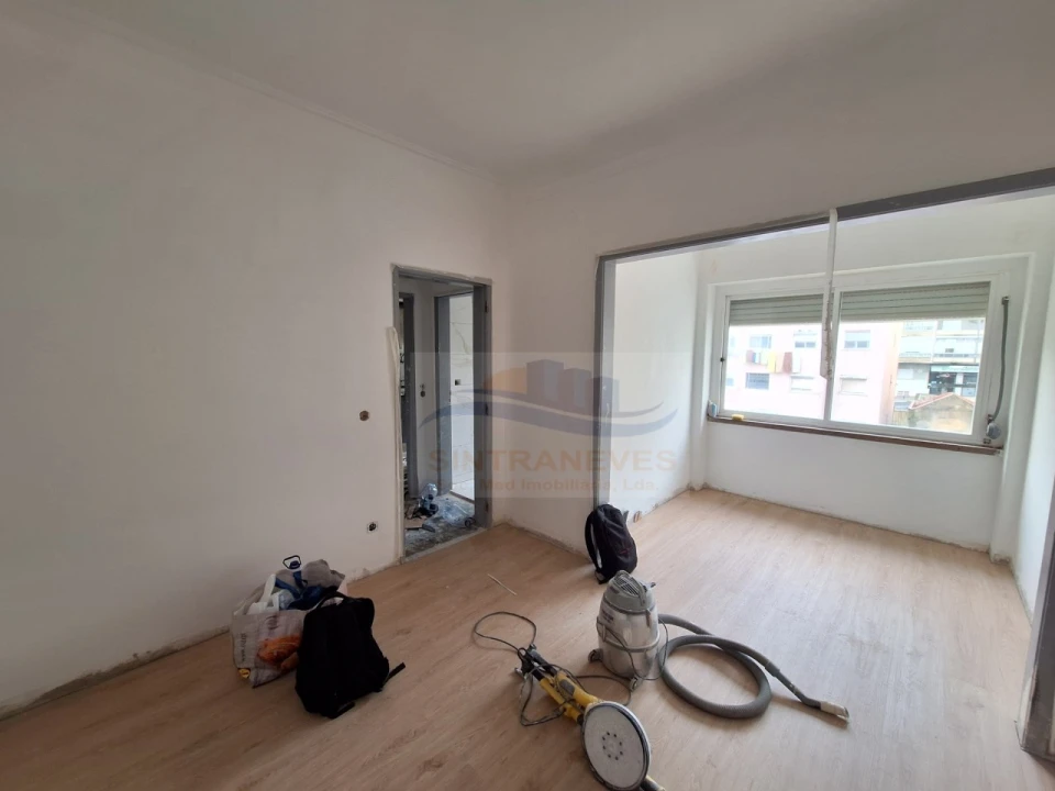 Apartamento T2 para Venda em Falagueira-Venda Nova Foto 2