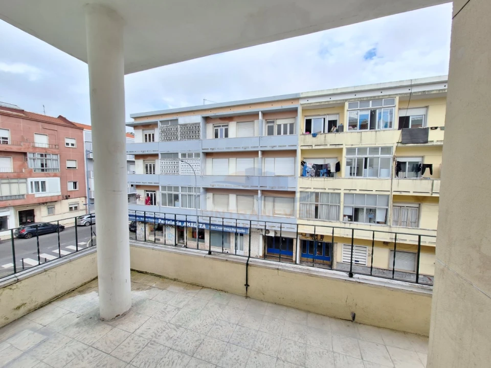 Apartamento T2 para Venda em Falagueira-Venda Nova Foto 9