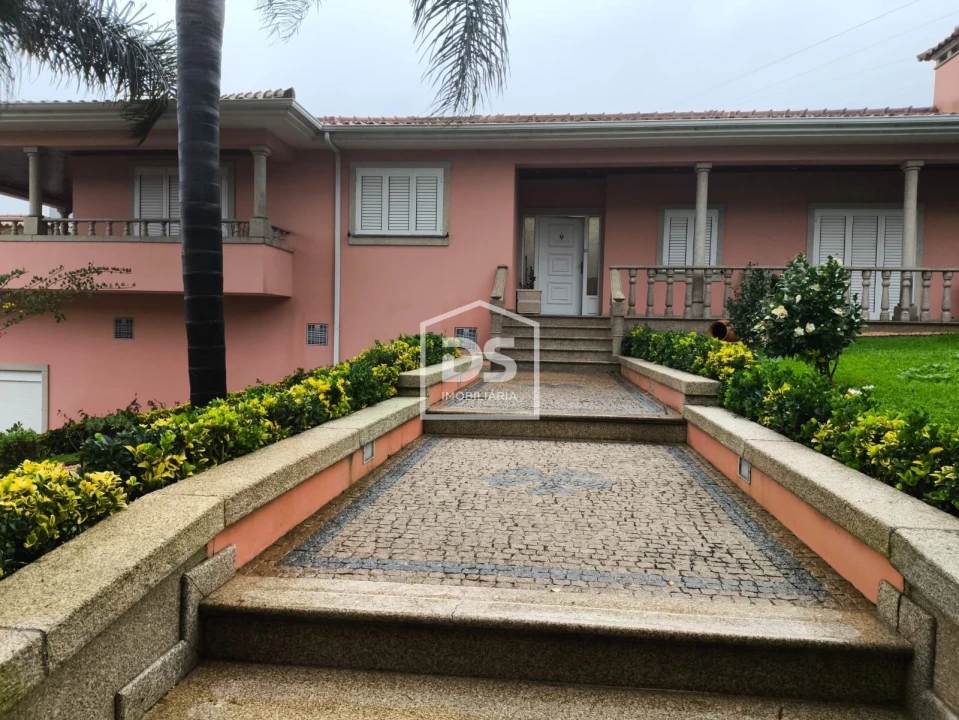 Moradia T3 para Venda em São Tomé de Negrelos Foto 2