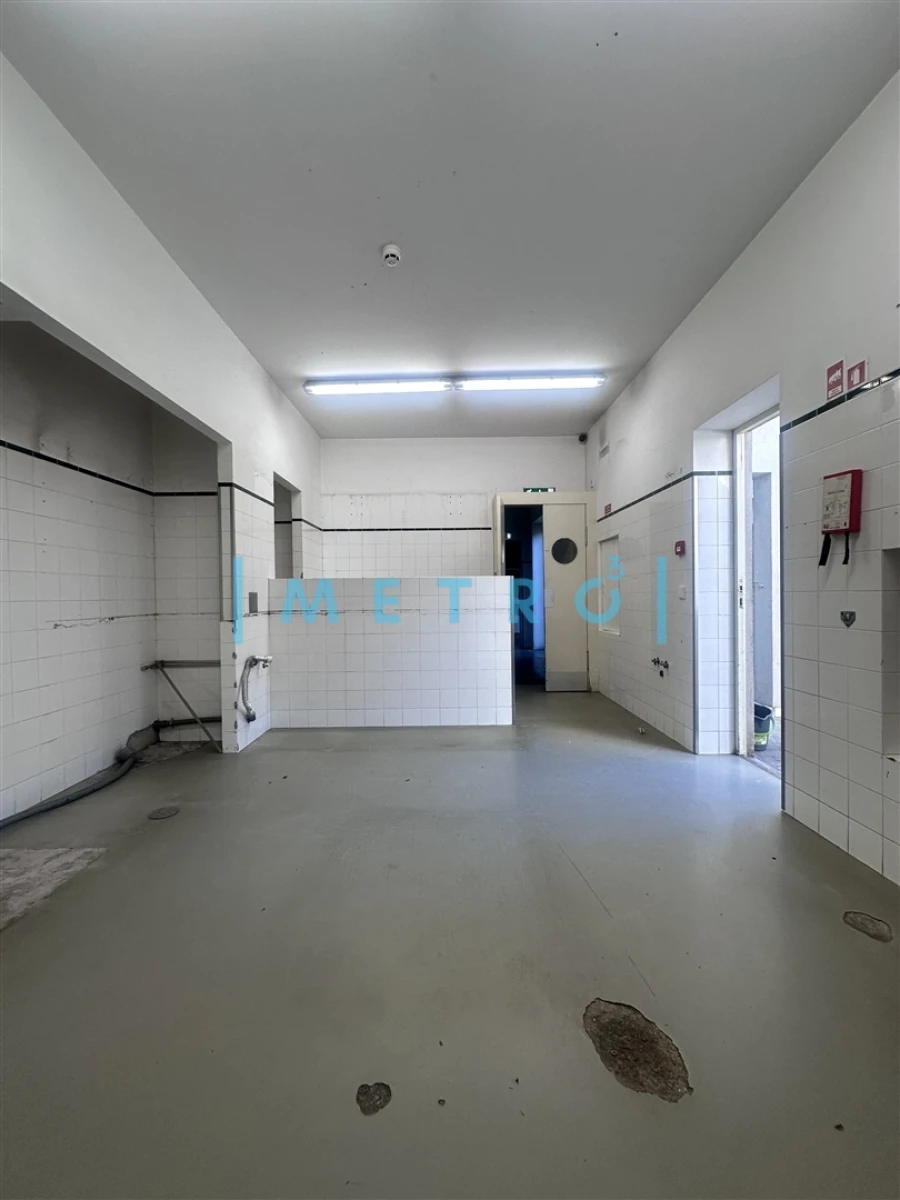 Loja para Arrendamento em Lordelo do Ouro e Massarelos Foto 2