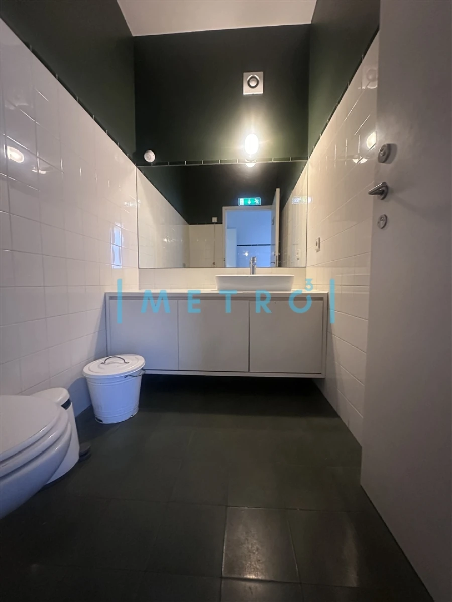 Loja para Arrendamento em Lordelo do Ouro e Massarelos Foto 3