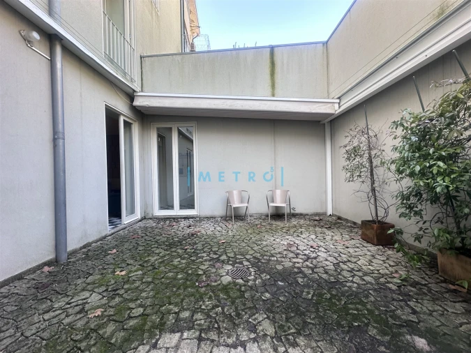 Loja para Arrendamento em Lordelo do Ouro e Massarelos Foto 1