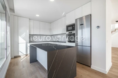 Apartamento T3 para Venda em Leiria, Pousos, Barreira e Cortes