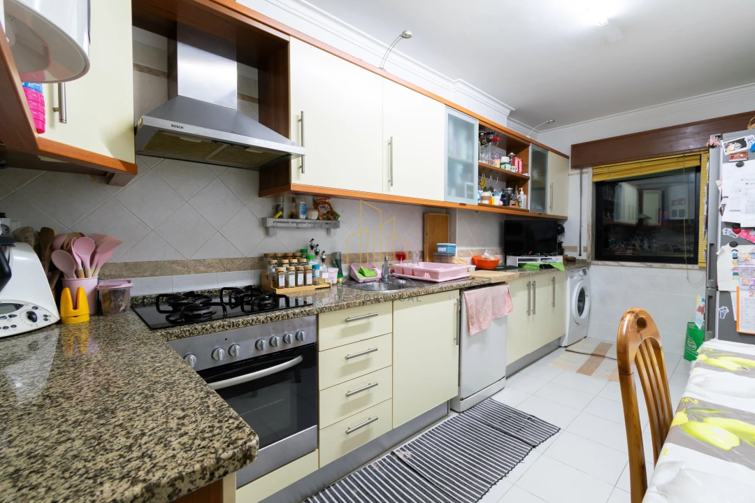 Apartamento T3 para Venda em Agualva e Mira-Sintra Foto 19
