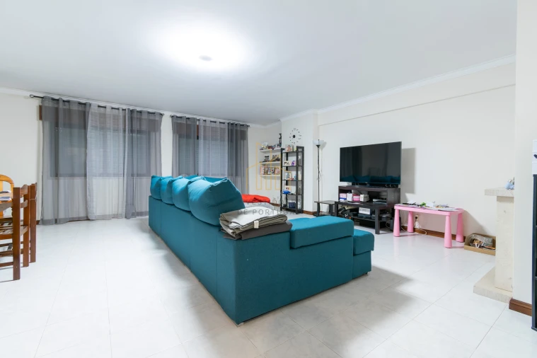 Apartamento T3 para Venda em Agualva e Mira-Sintra Foto 2