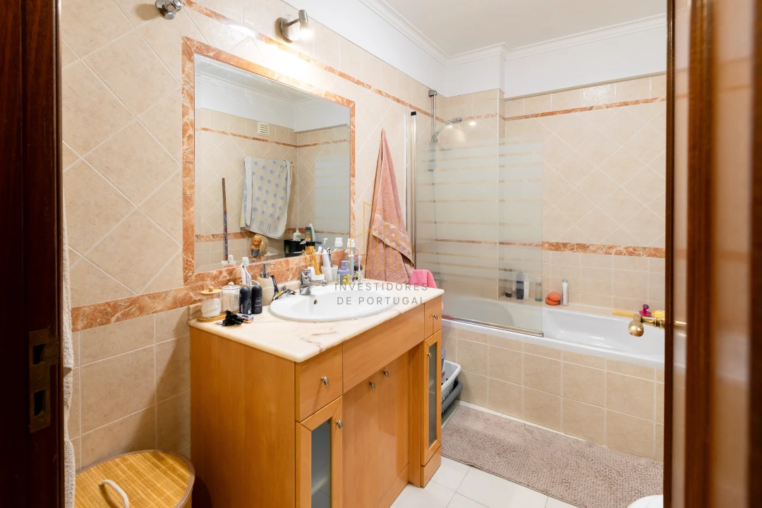 Apartamento T3 para Venda em Agualva e Mira-Sintra Foto 8