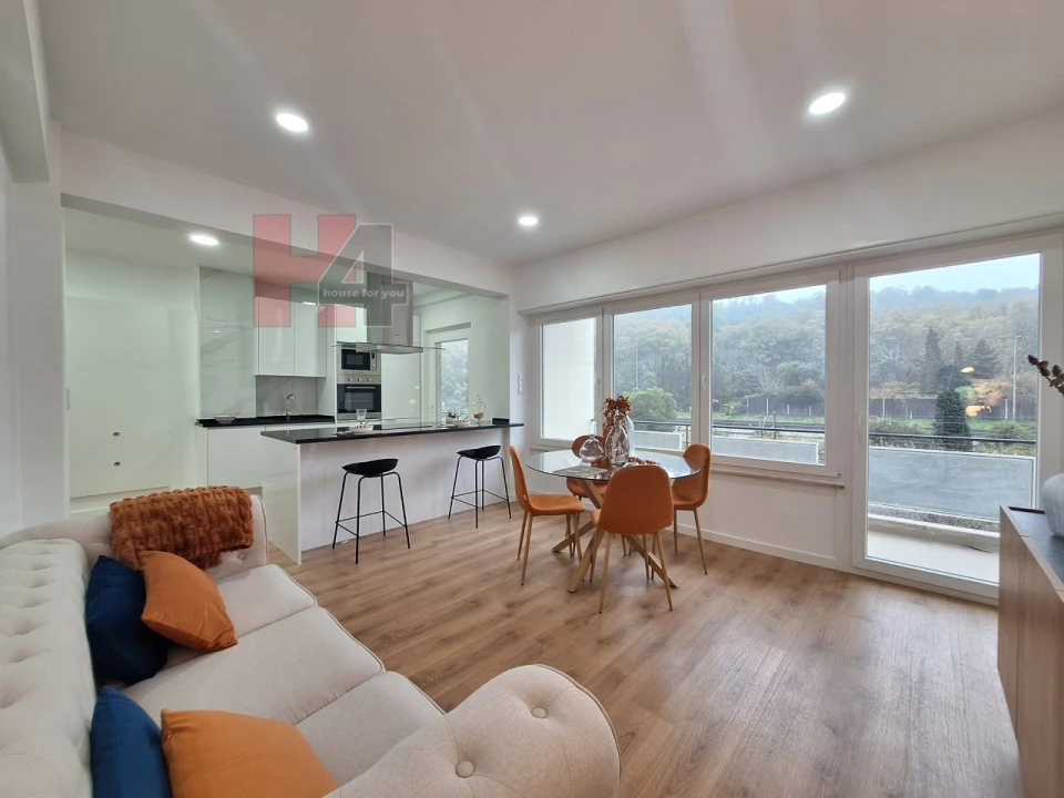 Apartamento T3 para Venda em Benfica Foto 1