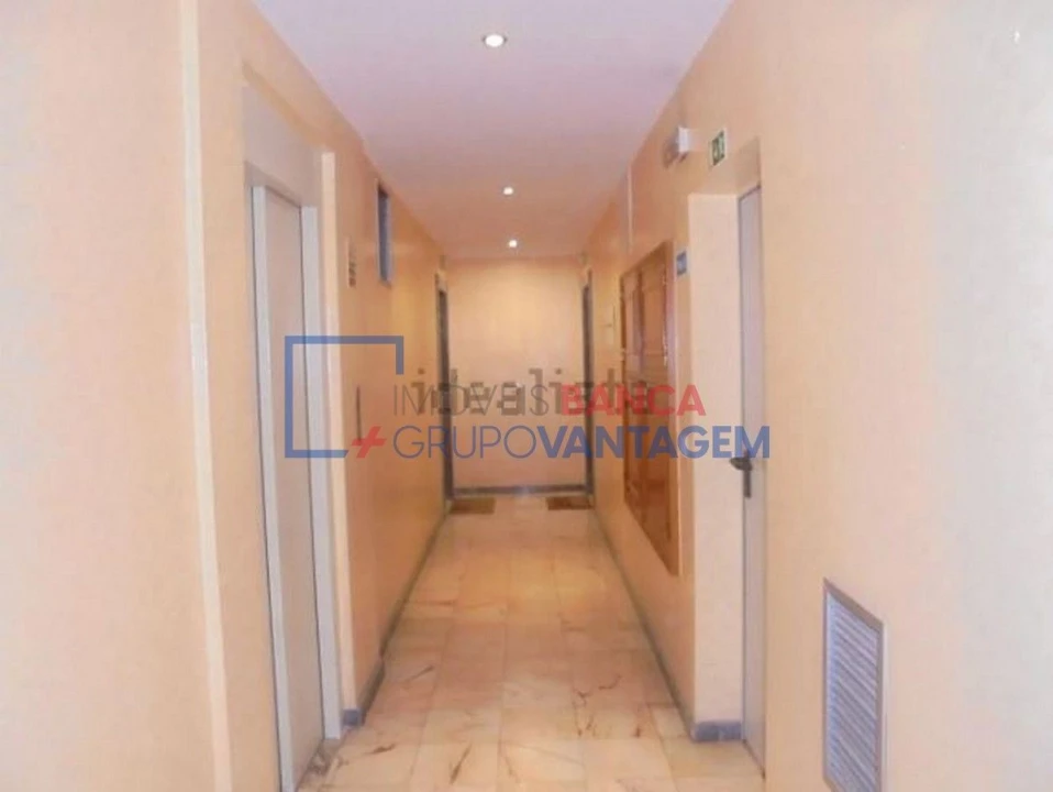 Apartamento T2 para Venda em Algueirão-Mem Martins Foto 4