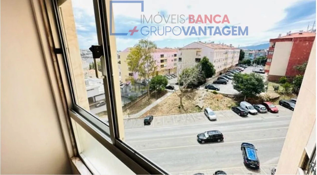 Apartamento T2 para Venda em Agualva e Mira-Sintra Foto 11