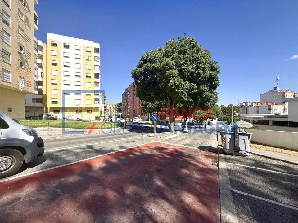 Apartamento T2 para Venda em Agualva e Mira-Sintra Foto 4