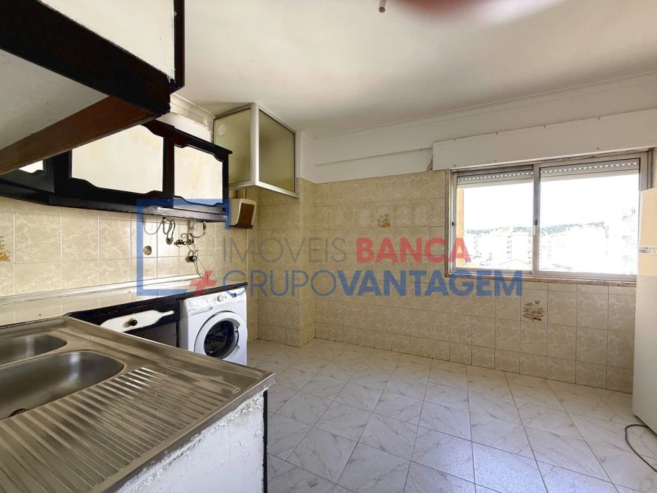 Apartamento T2 para Venda em Agualva e Mira-Sintra Foto 5