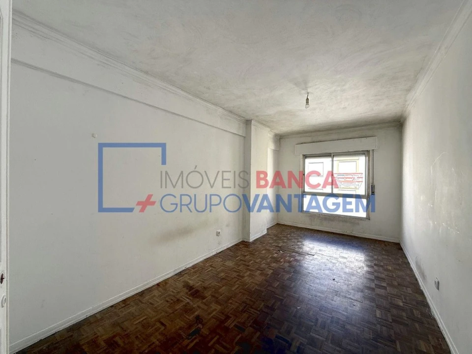 Apartamento T2 para Venda em Agualva e Mira-Sintra Foto 11